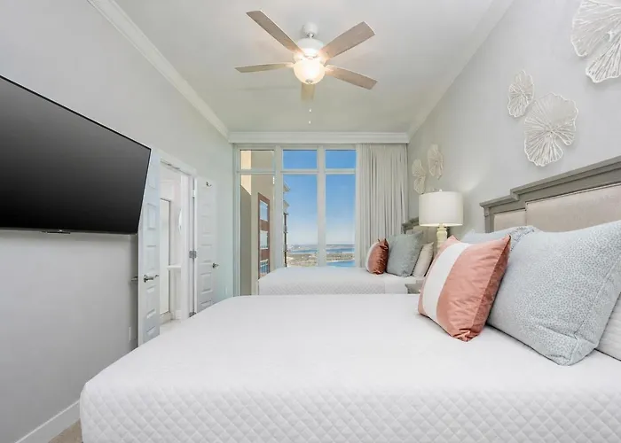 Phoenix Gulf Towers 2605